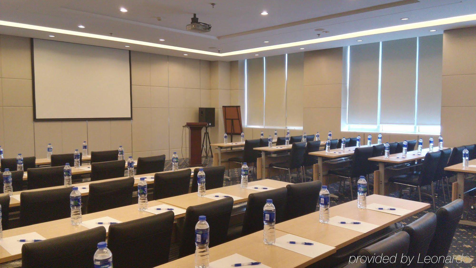 Holiday Inn Express Tianjin Heping By Ihg Екстер'єр фото